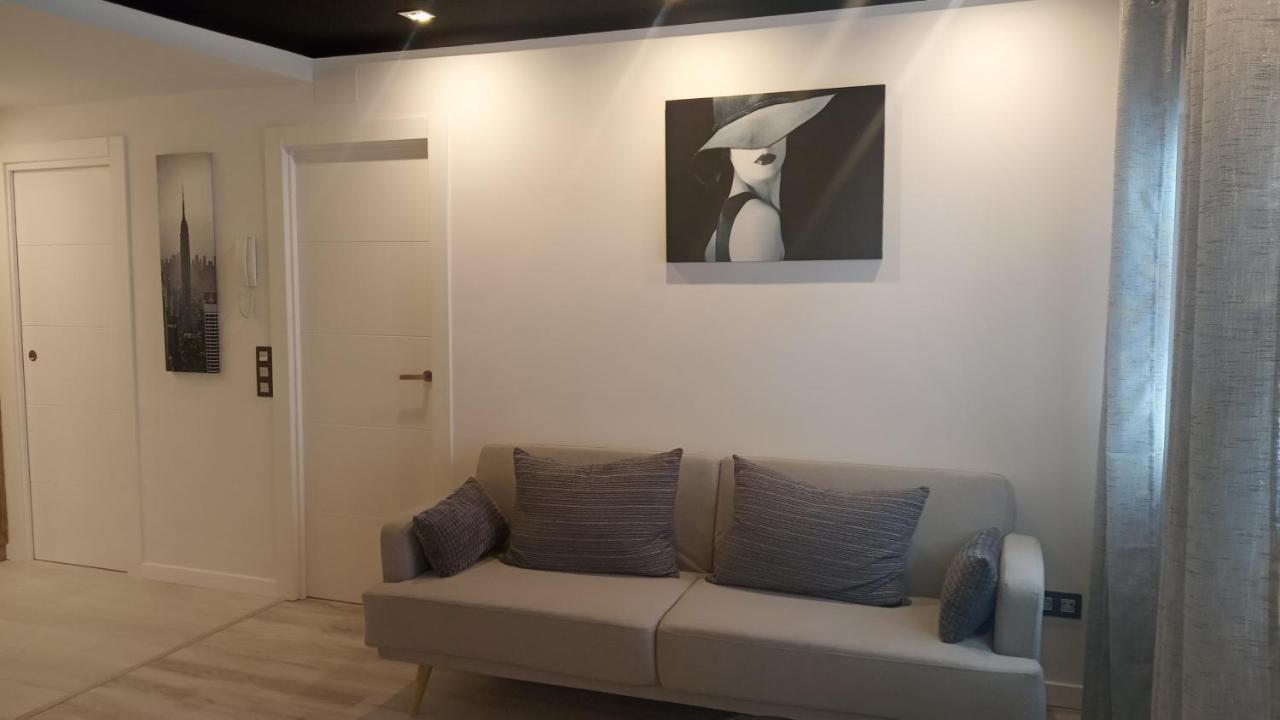 Apartamento Cinema Apartment Oviedo Ngoại thất bức ảnh